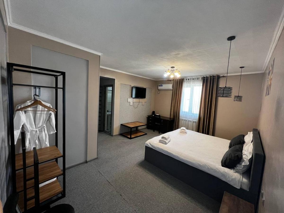 Ave Hotel Osh Dış mekan fotoğraf