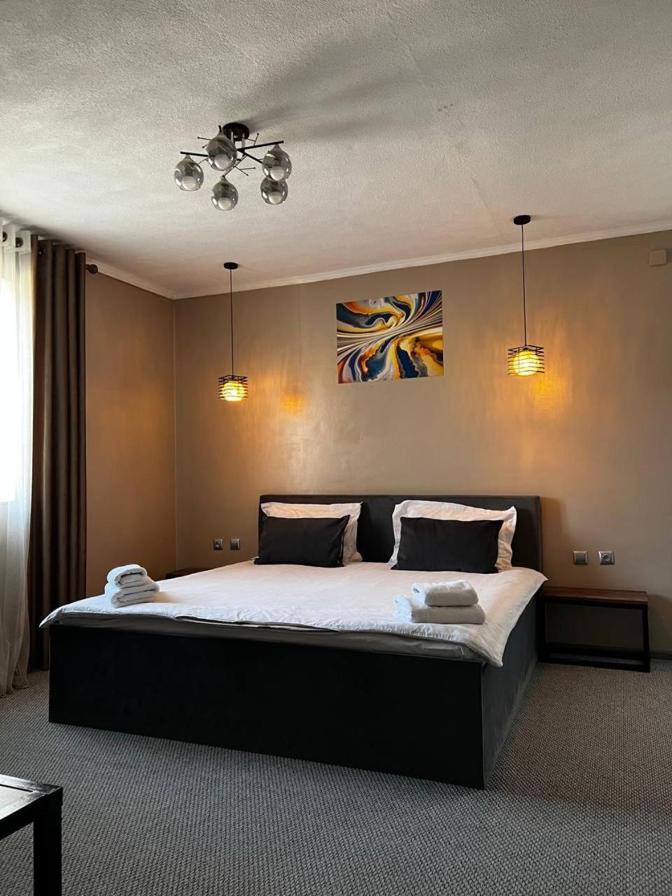 Ave Hotel Osh Dış mekan fotoğraf