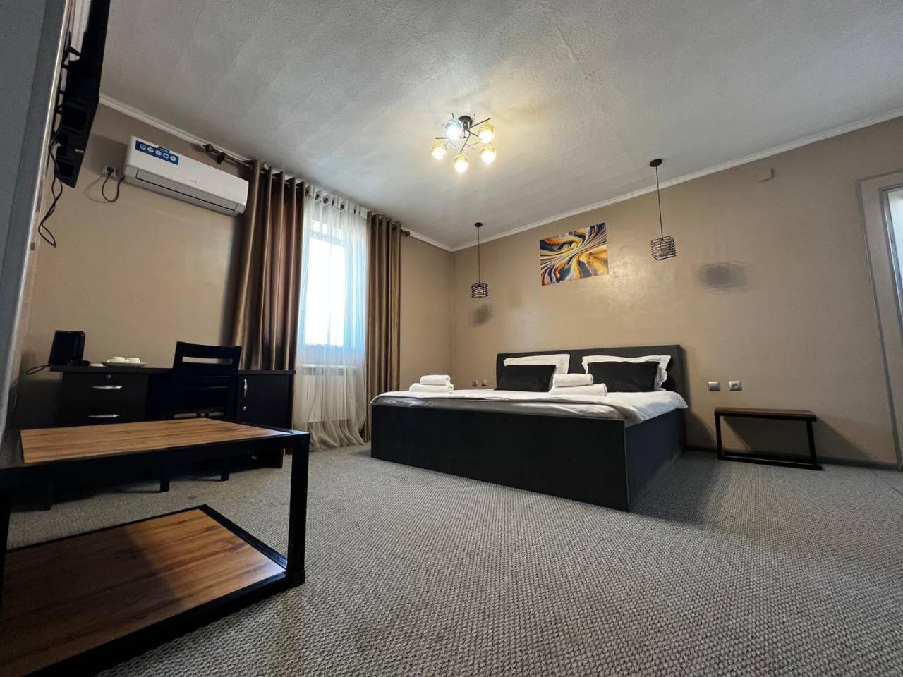 Ave Hotel Osh Dış mekan fotoğraf